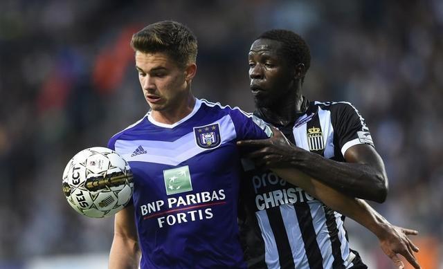 爆率全开,挂机打金，一键回收=爽服！一玩一个不吱声！.